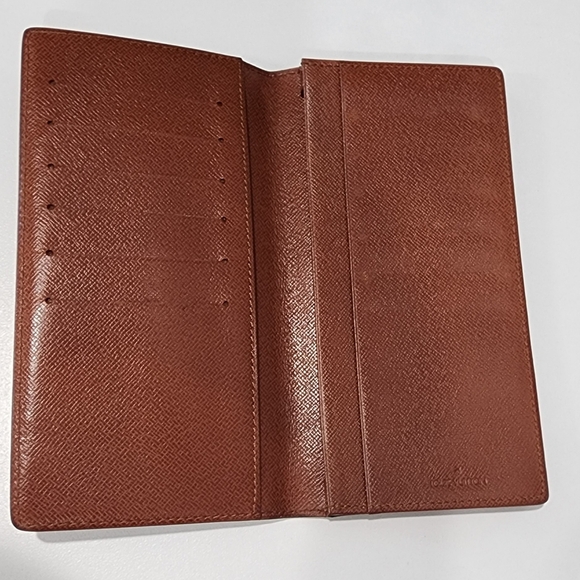 Authentic LV Monogram Wallet - Picture 2 of 6